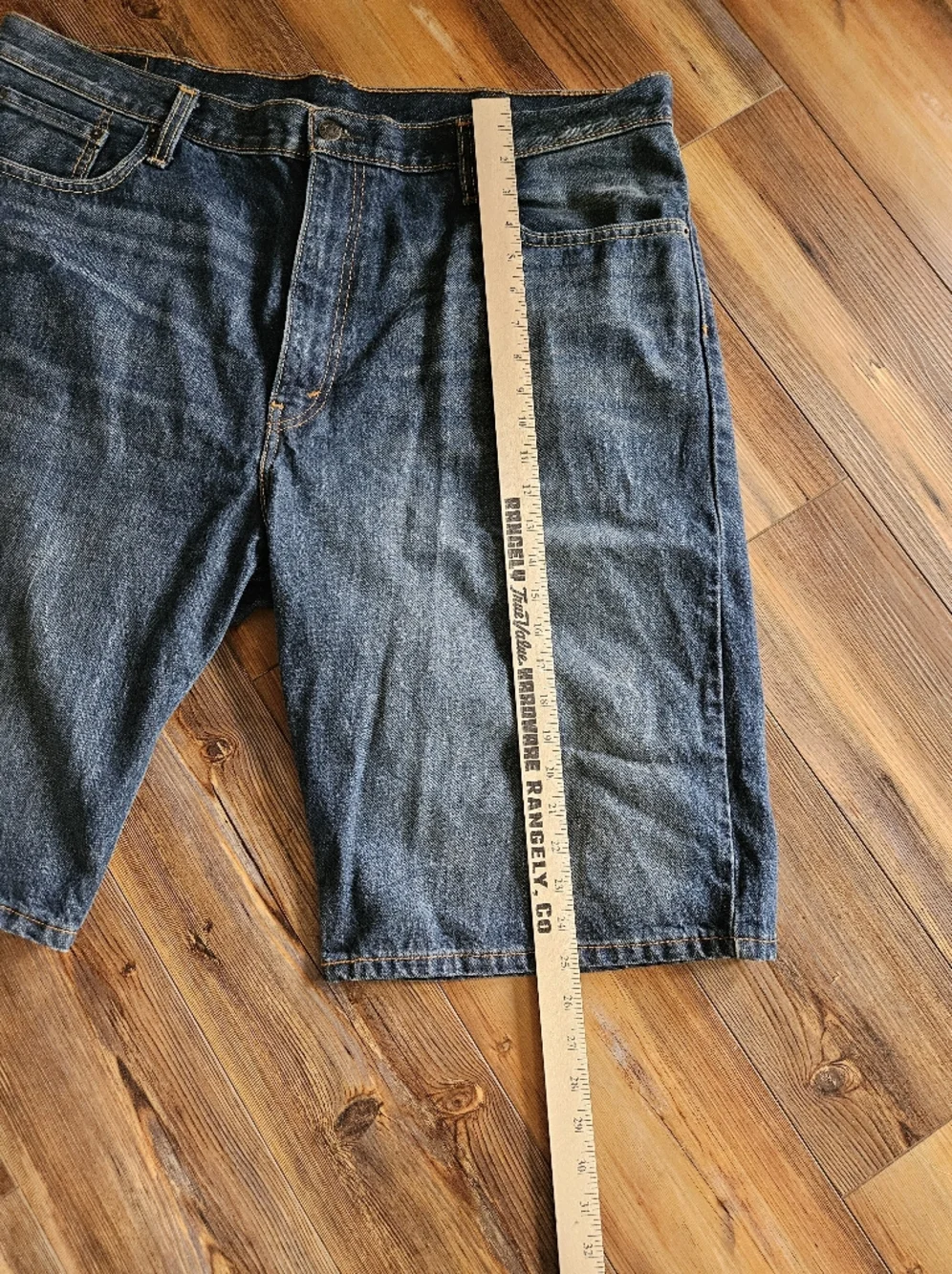 Levi's 569 Men's Dark Blue Denim Jean Shorts Size 40